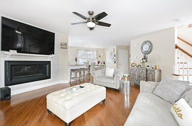 524 Mammoth Rd unit 1, Dracut, MA 01826 - photo 4