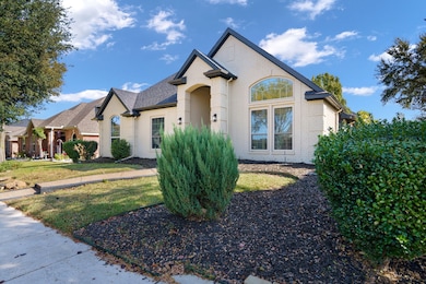 2125 Wallbrook Dr, Lewisville, TX 75067 - photo 2