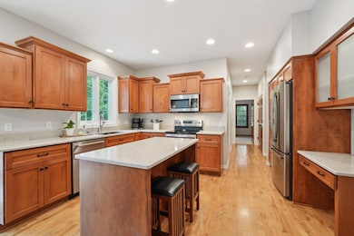 Island with Breakfast Bar