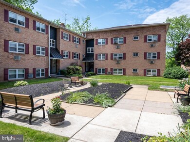 335 E Lancaster Ave unit A22, Downingtown, PA 19335 - photo 3