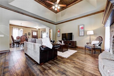 19825 Oakshire Dr, Edmond, OK 73012 - photo 3