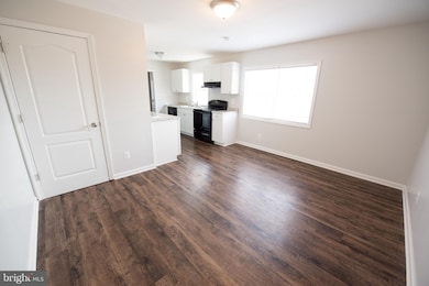 22880 Dement Ln unit 2, California, MD 20619 - photo 4