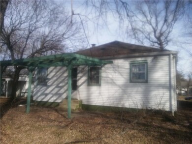 1928 N Colorado Ave, Indianapolis, IN 46218 - photo 2