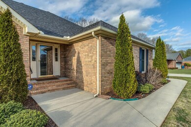 256 Greenbriar Cir, Manchester, TN 37355 - photo 4