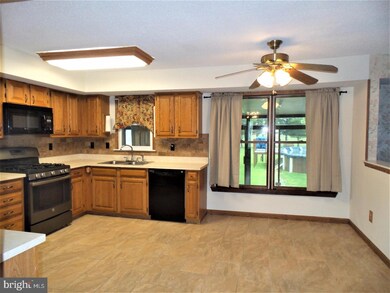 98 Appletree Ln, Sewell, NJ 08080 - photo 5