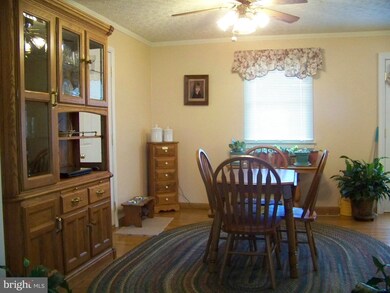 5805 Westchester Hills Ct, Sykesville, MD 21784 - photo 4