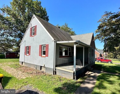 1052 W Mount Vernon St, Lansdale, PA 19446 - photo 2