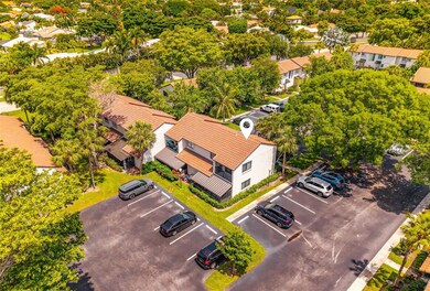 SUNFLOWER TOWNHOME CONDOS CLOSE TO THE BEACH IN EA