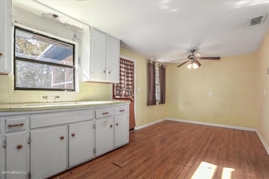 8216 Circle St S, Jacksonville, FL 32216 - photo 3