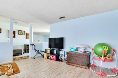 24236 Via Vargas Dr, Moreno Valley, CA 92553 - photo 5