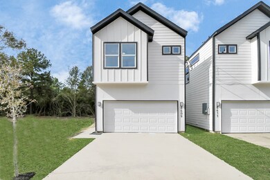 8409 Sunnyhill St, Houston, TX 77088 - photo 5