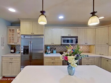 61GlenmereAve516In
