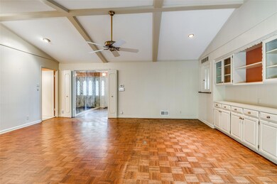 6131 Sul Ross Ln, Dallas, TX 75214 - photo 2