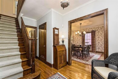 Foyer - 137 E Torrence (2)