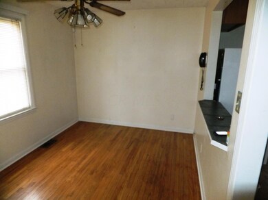 EATING AREA/DINING SPACE