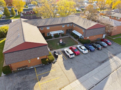 4637 Hilton Ave, Columbus, OH 43228 - photo 2