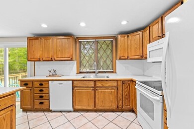 276 Woodland Dr, Hanover, MA 02339 - photo 6