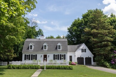 11 Arnold Rd, Wellesley Hills, MA 02481 - photo 2