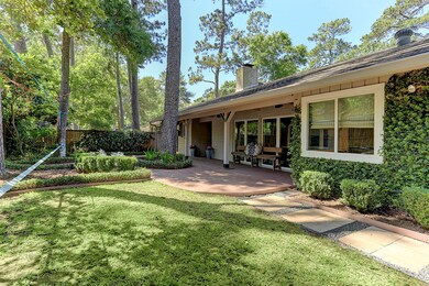 10114 Holly Springs Dr, Houston, TX 77042 - photo 3