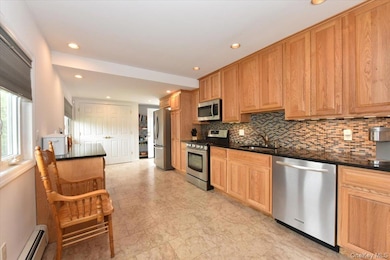 243 Seaford Ave, Massapequa, NY 11758 - photo 7