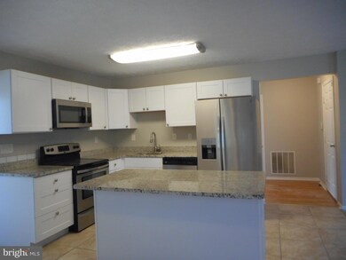 7406 Acacia Ct, Clinton, MD 20735 - photo 6