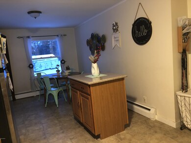 Eat-in Kitchen