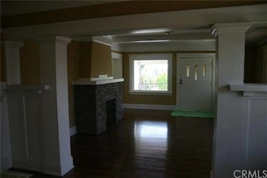 Another picture of the front house living room.