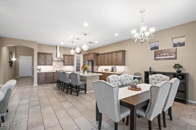 13-Dining to Kitchen