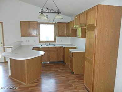 263-464211 Kitchen 1