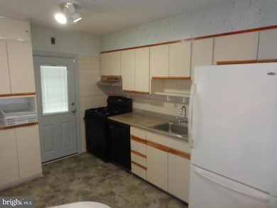 3010 S Colorado St, Philadelphia, PA 19145 - photo 3