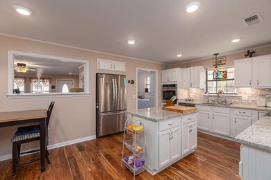 185 Lancewood Cir, Lufkin, TX 75904 - photo 5