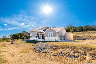 218 Mountainside Dr, Lakehills, TX 78063 - photo 2