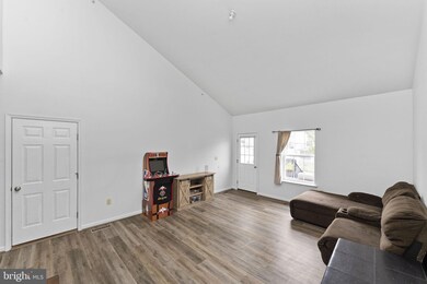 2127 Hidden Meadows Ave, Pennsburg, PA 18073 - photo 6