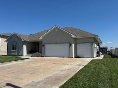 2236 Canterbury Ln, Great Bend, KS 67530 - photo 3