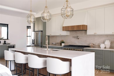 4041 Hiddenbrook Dr, Charlotte, NC 28205 - photo 2