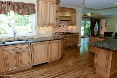 35 Spruce Ln, Colts Neck, NJ 07722 - photo 6