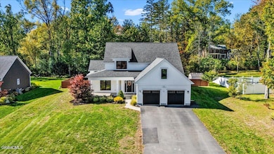 691 St Marks Ln, Niskayuna, NY 12309 - photo 2