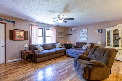 217 Smith Oak Lane-10