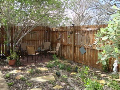 1424 Andra Ln, San Marcos, TX 78666 - photo 2