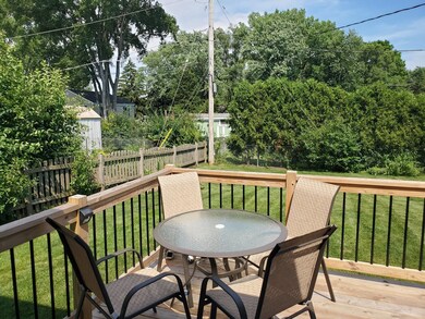 104 Oakleaf Rd, Lake In the Hills, IL 60156 - photo 3