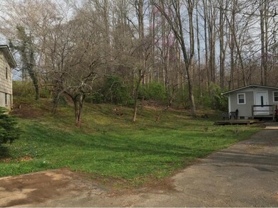 2303 Abbott Dr, Johnson City, TN 37601 - photo 3