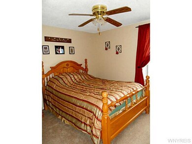 Bedroom Bedrooms have ceiling fans or use the cent