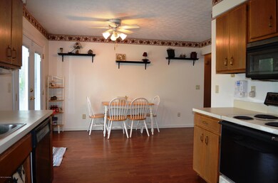 f kitchen dining area