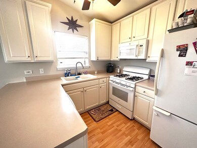 1100 Stratford Ct unit C, Elgin, IL 60120 - photo 6