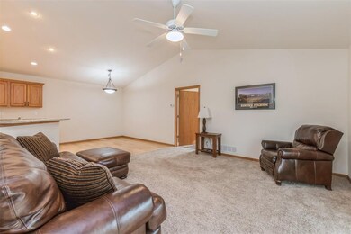 3107 Riviera Ct SW unit C, Cedar Rapids, IA 52404 - photo 3