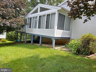 9105 Waltham Woods Rd, Parkville, MD 21234 - photo 3