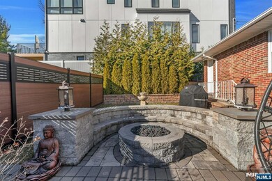 60 Edgewater Rd, Cliffside Park, NJ 07010 - photo 4