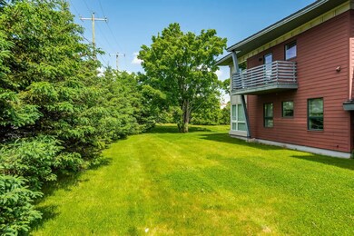 677 Dennett St unit 3, Portsmouth, NH 03801 - photo 3