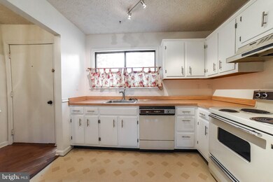 23321 Red Oak Ct, California, MD 20619 - photo 5