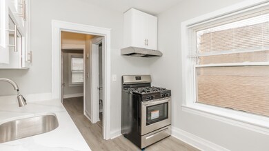 2724 W Rosemont Ave unit 3, Chicago, IL 60659 - photo 4